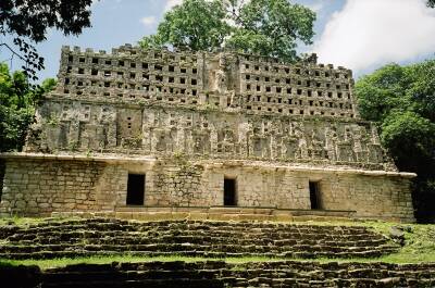 Tempel in Yaxchilam - Platz unserer Zeremonie